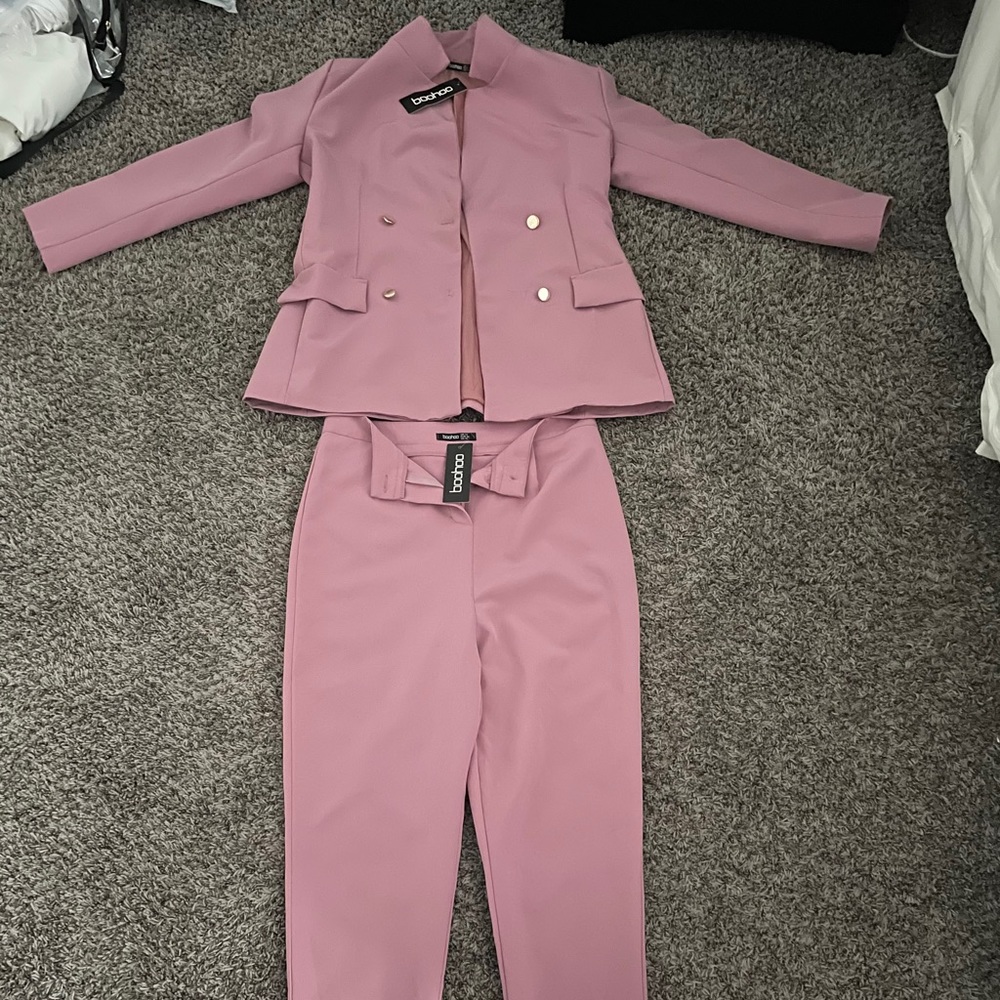 Boohoo: Blush Color pants/blazer Set